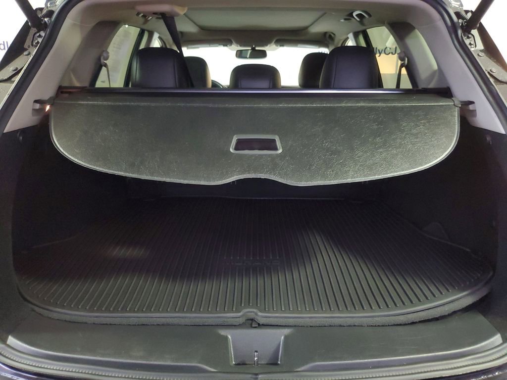 Used 2018 Nissan Murano Platinum w/ Cargo Package image 11