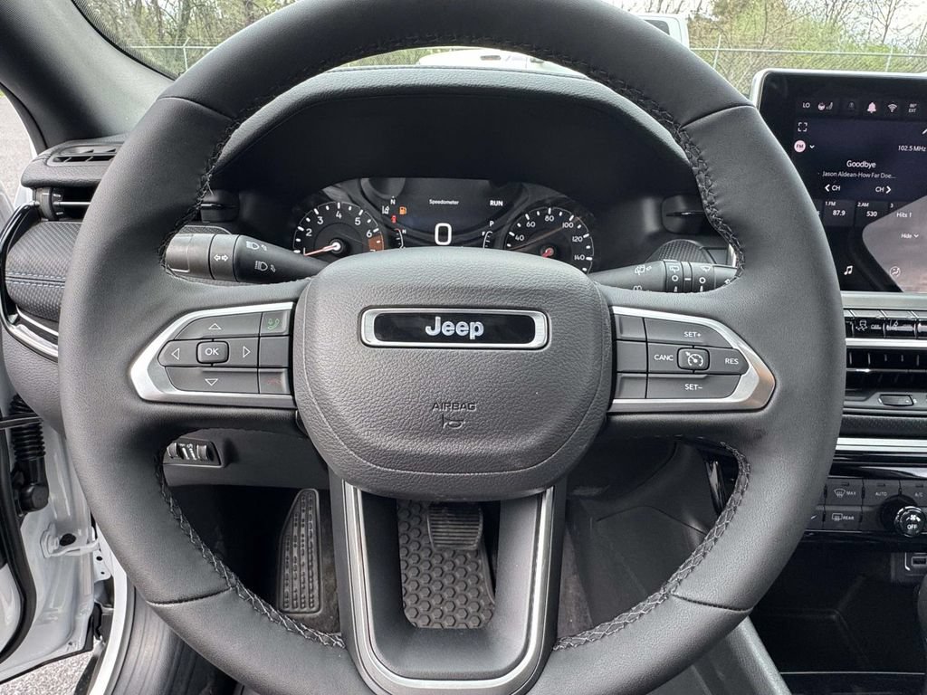New 2026 Jeep Compass Latitude w/ Sun and Sound Group AWD/4WD image 18