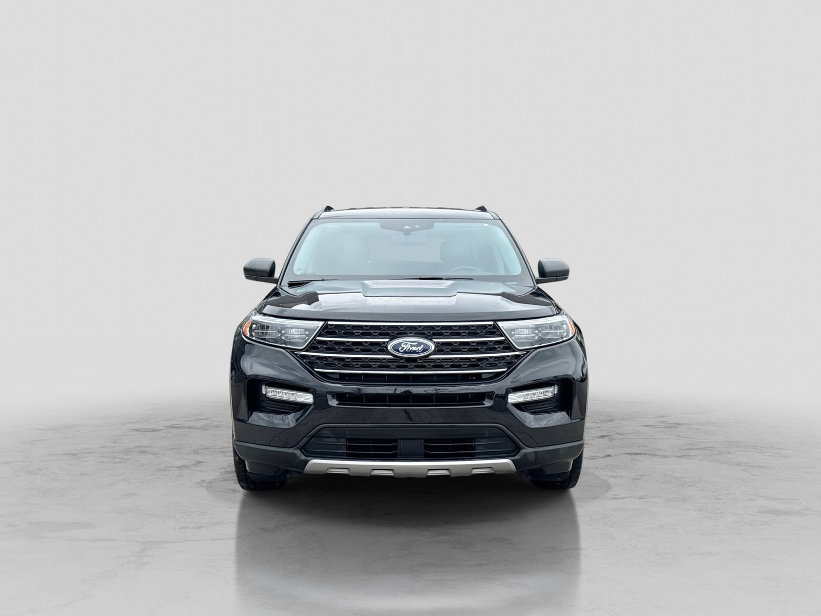Certified 2023 Ford Explorer XLT w/ Equipment Group 202A AWD/4WD image 12