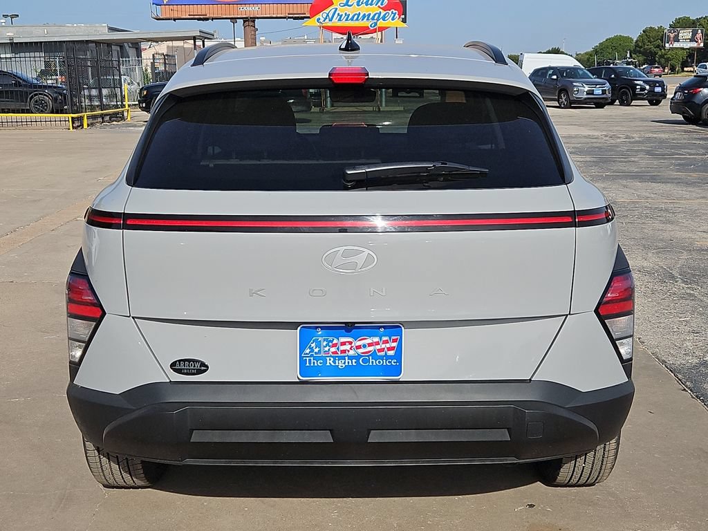 Used 2025 Hyundai Kona SEL FWD image 9