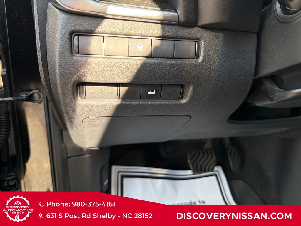Certified 2023 Nissan Rogue SV w/ SV Premium Package FWD image 18
