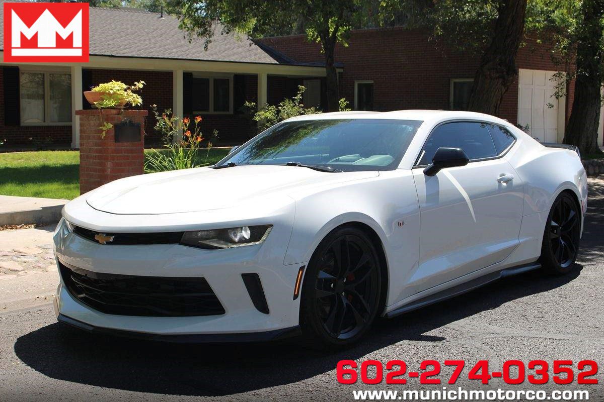 Used 2017 Chevrolet Camaro LT RWD image 1