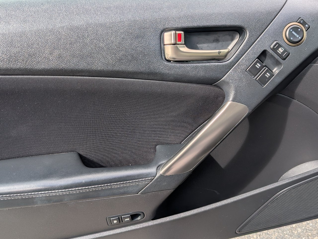 Used 2015 Hyundai Genesis 3.8 RWD image 14