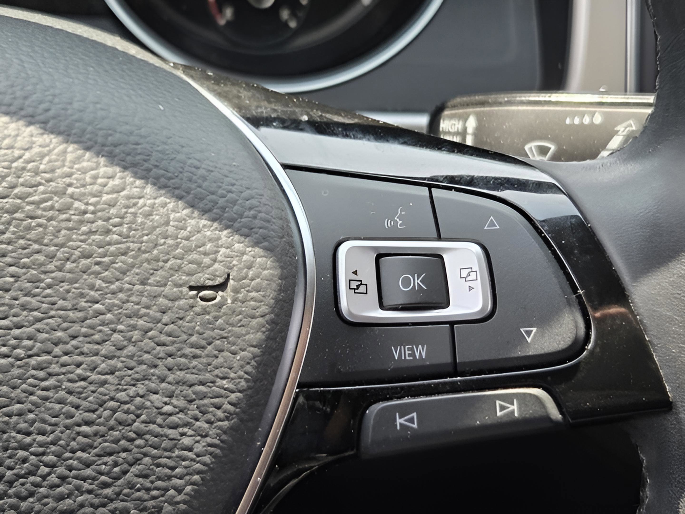 Used 2019 Volkswagen Atlas SE w/ Towing Package image 22