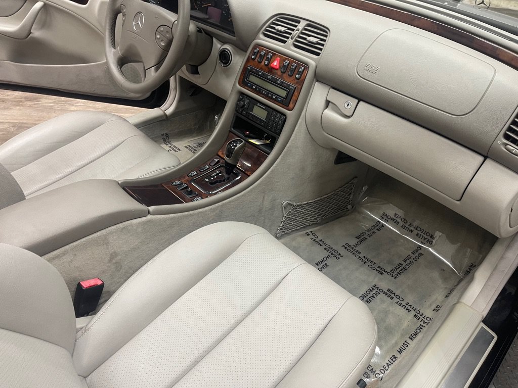 Used 2002 Mercedes-Benz CLK 320 Cabriolet image 24