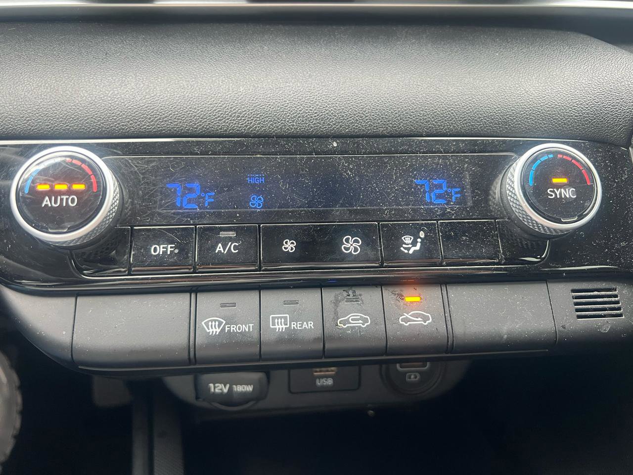 Used 2021 Hyundai Elantra SEL image 17