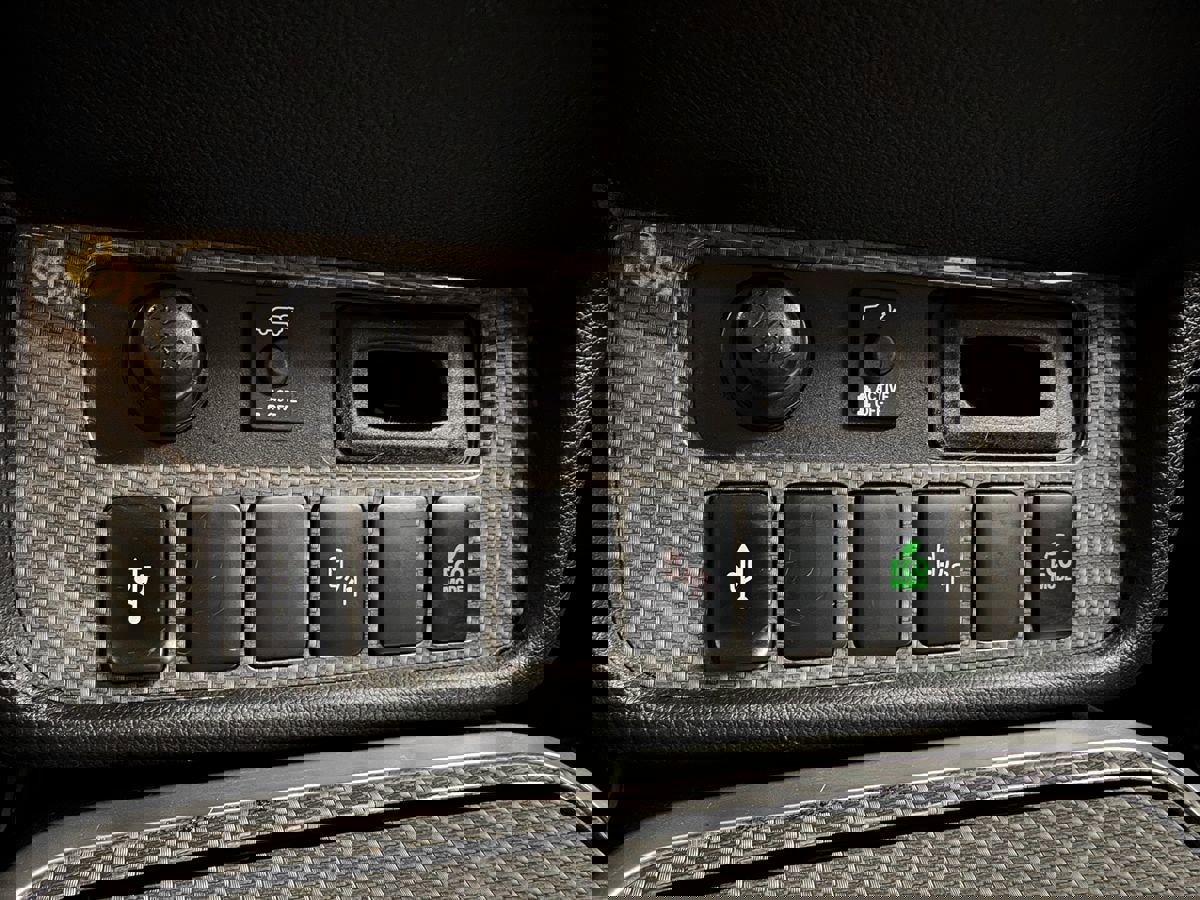 Used 2020 Mitsubishi Outlander SEL image 24