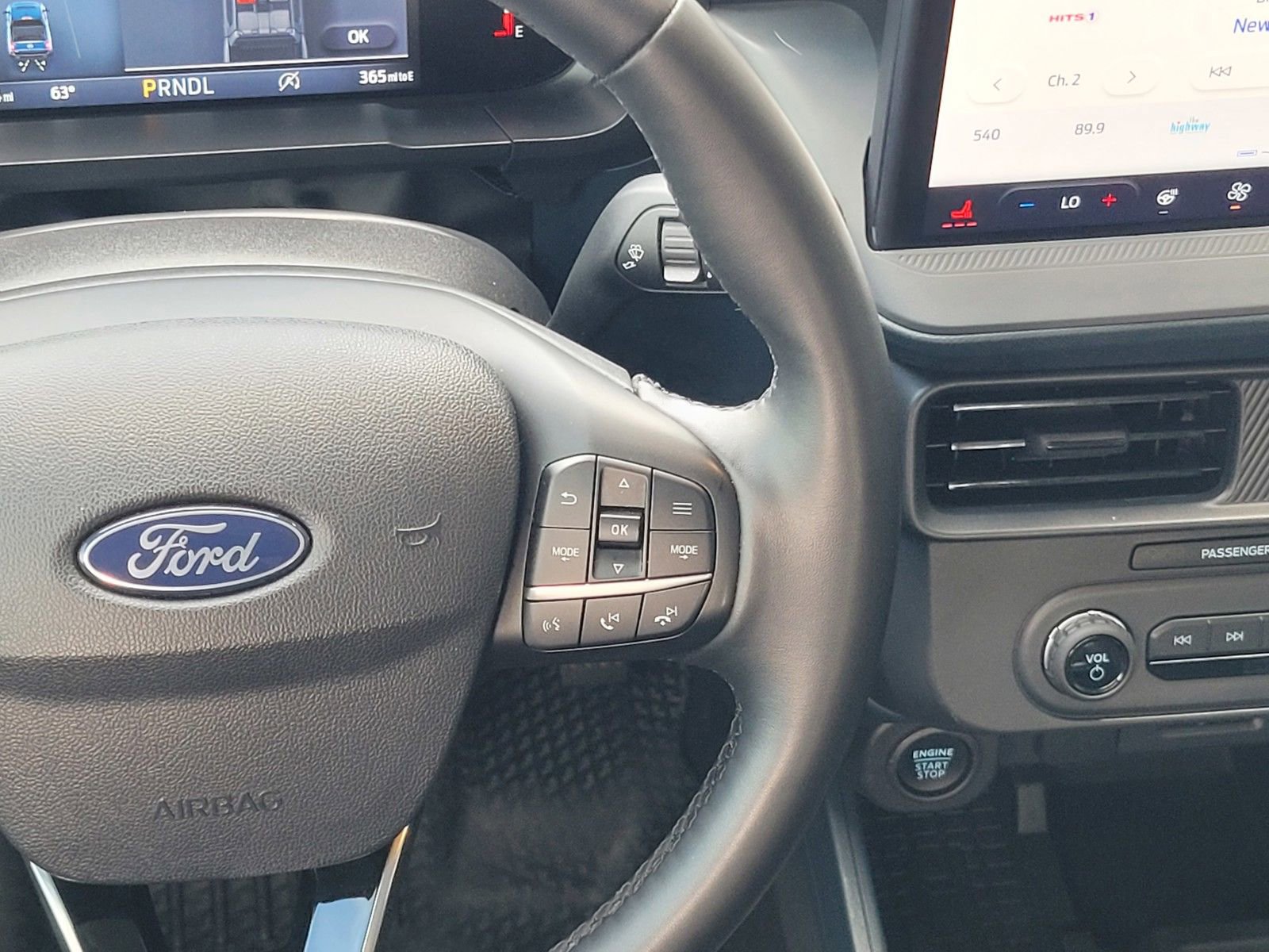 Certified 2025 Ford Maverick Lariat w/ Black Appearance Package AWD/4WD image 14