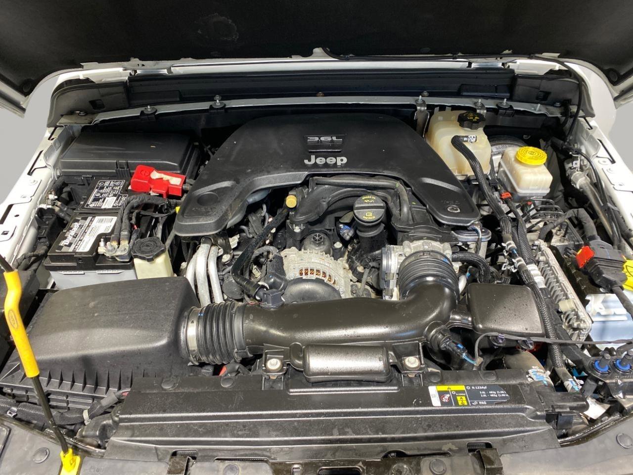 Used 2019 Jeep Wrangler Unlimited Sahara image 25