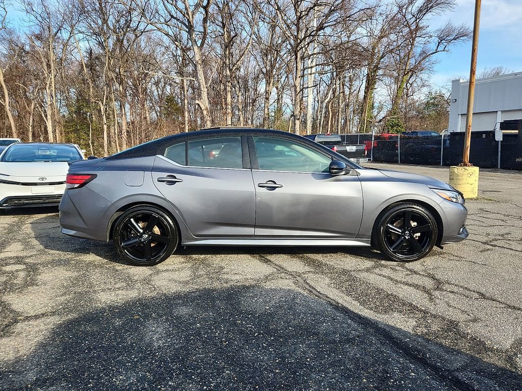 Certified 2022 Nissan Sentra SR w/ Midnight Edition image 8