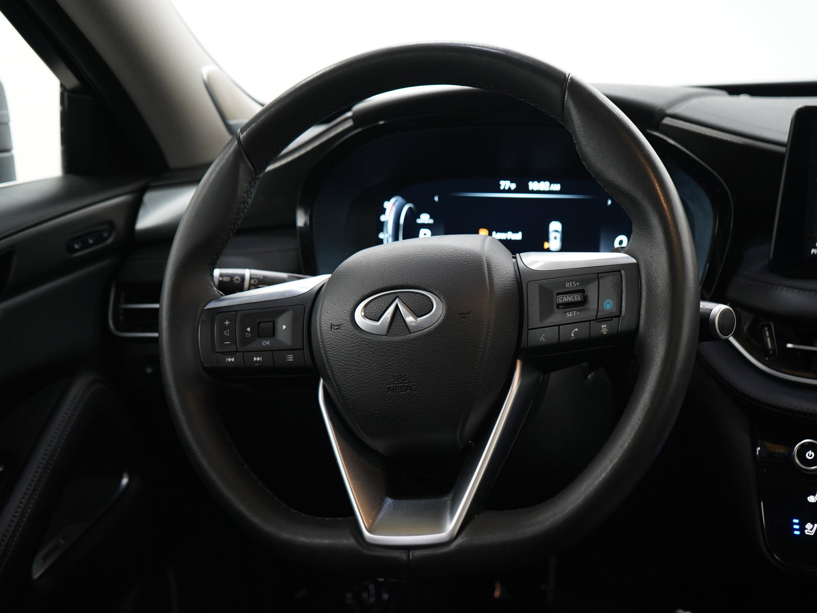 Used 2025 INFINITI QX60 Luxe AWD/4WD image 18
