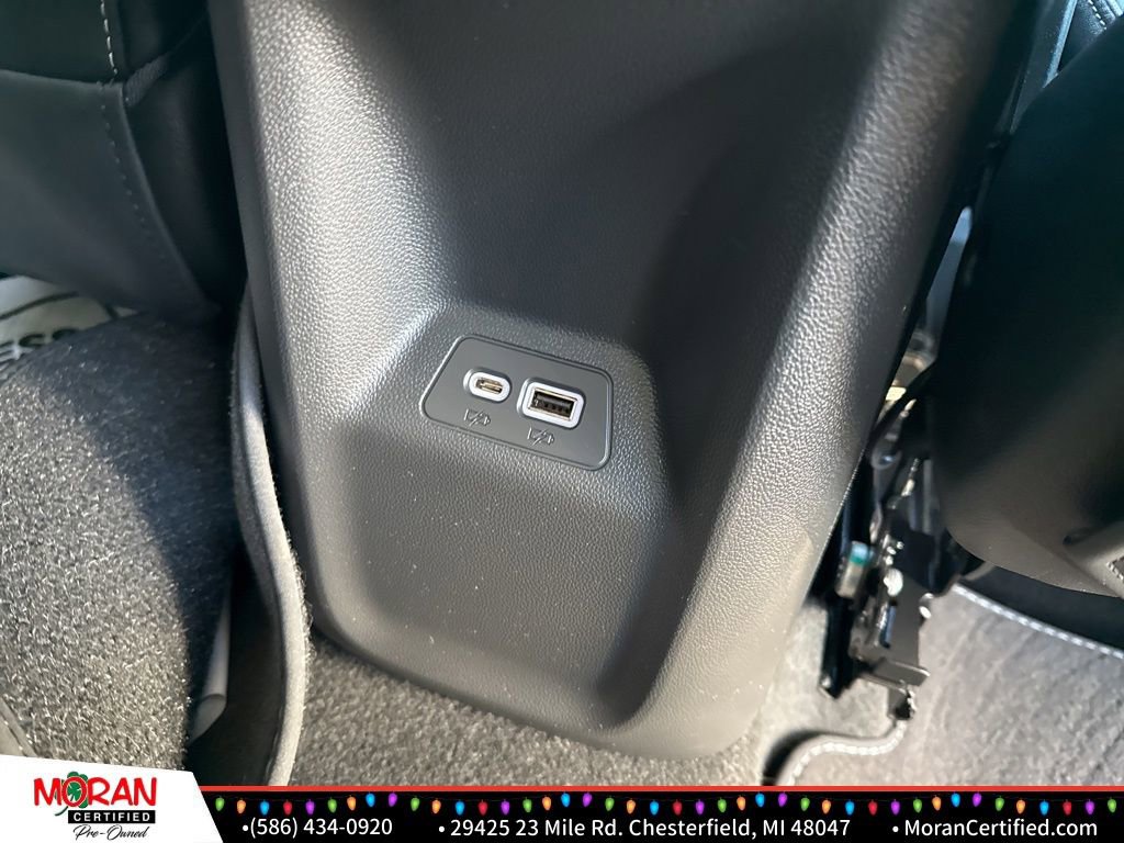Used 2022 Buick Envision Essence w/ Safety Package image 29