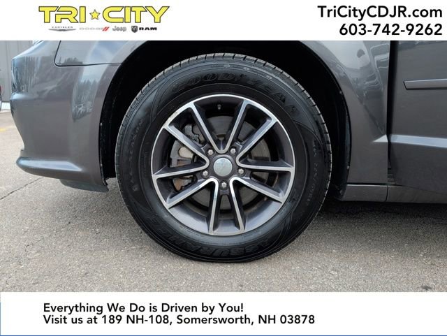 Used 2016 Dodge Grand Caravan SXT image 33