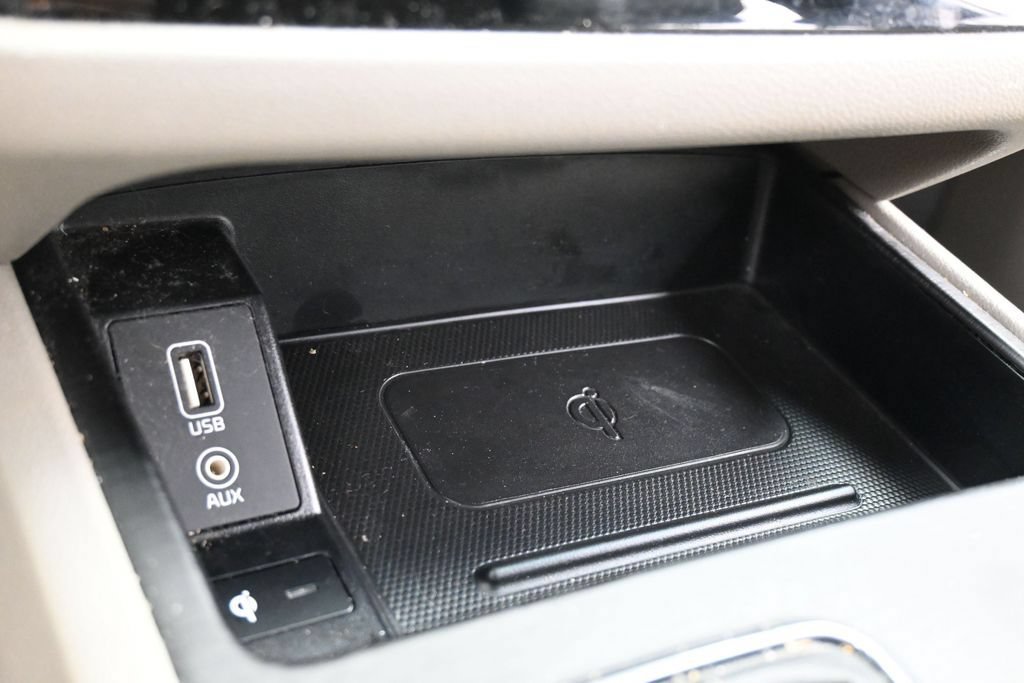 Used 2021 Kia Sedona EX FWD image 22