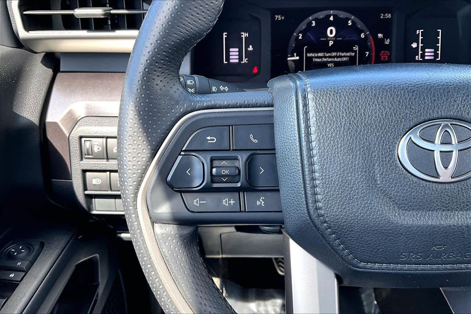 Used 2025 Toyota 4Runner SR5 AWD/4WD image 23