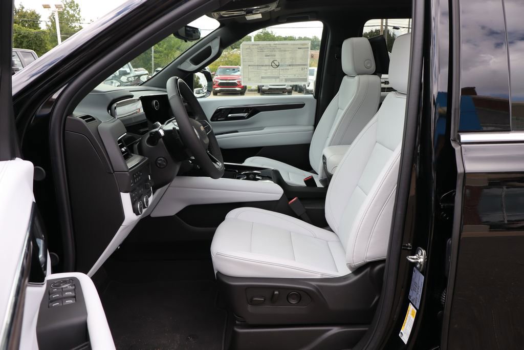New 2025 Chevrolet Suburban Premier image 12