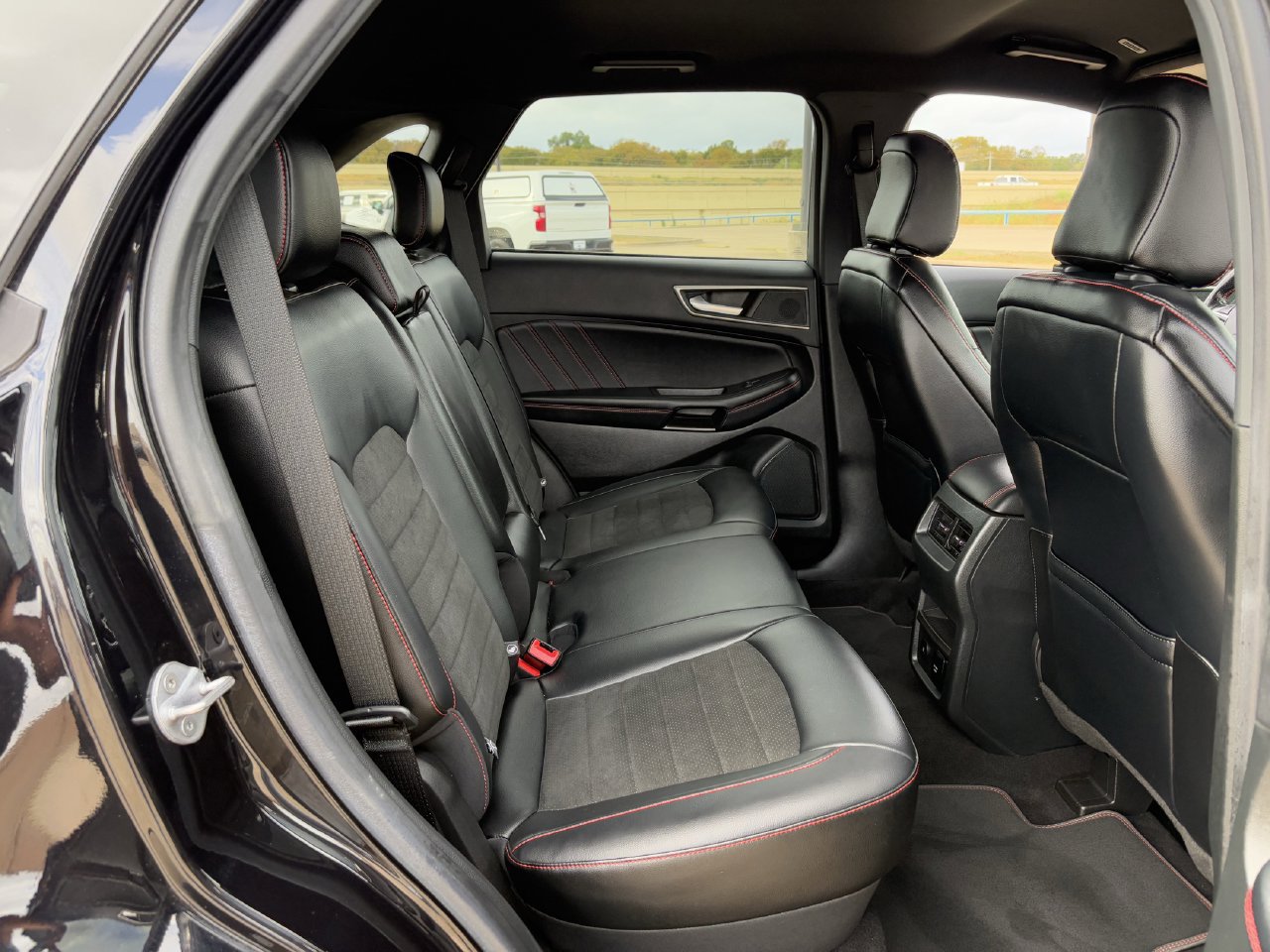Used 2023 Ford Edge ST-Line AWD/4WD image 29