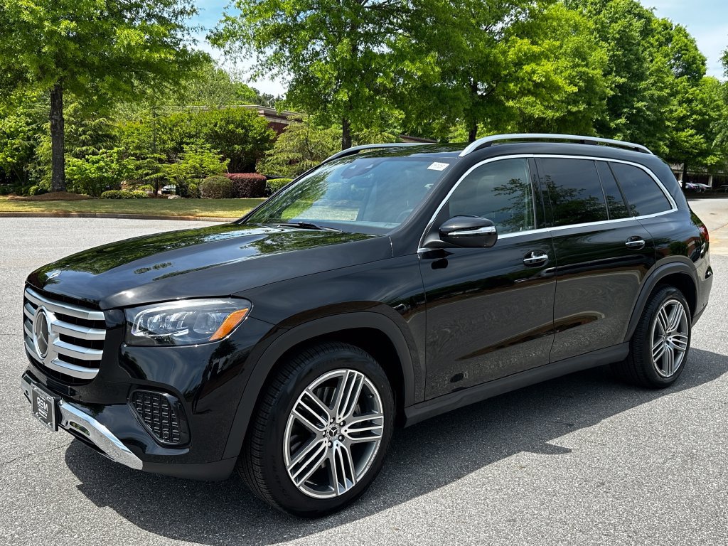Used 2025 Mercedes-Benz GLS 450 4MATIC image 4