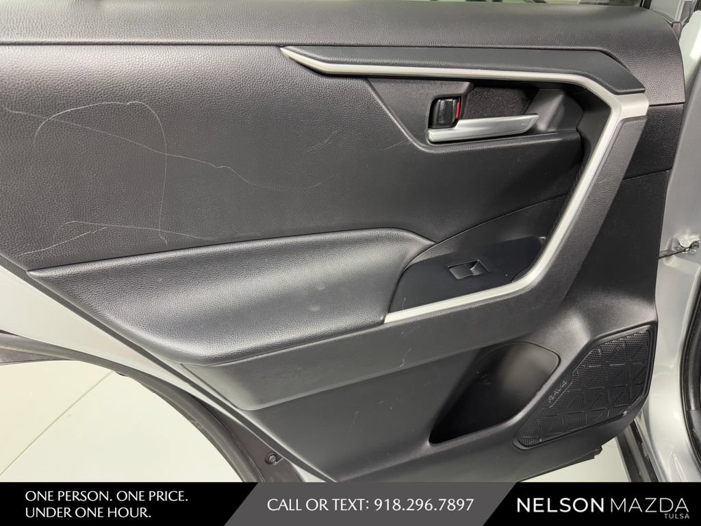 Used 2020 Toyota RAV4 XLE FWD image 39