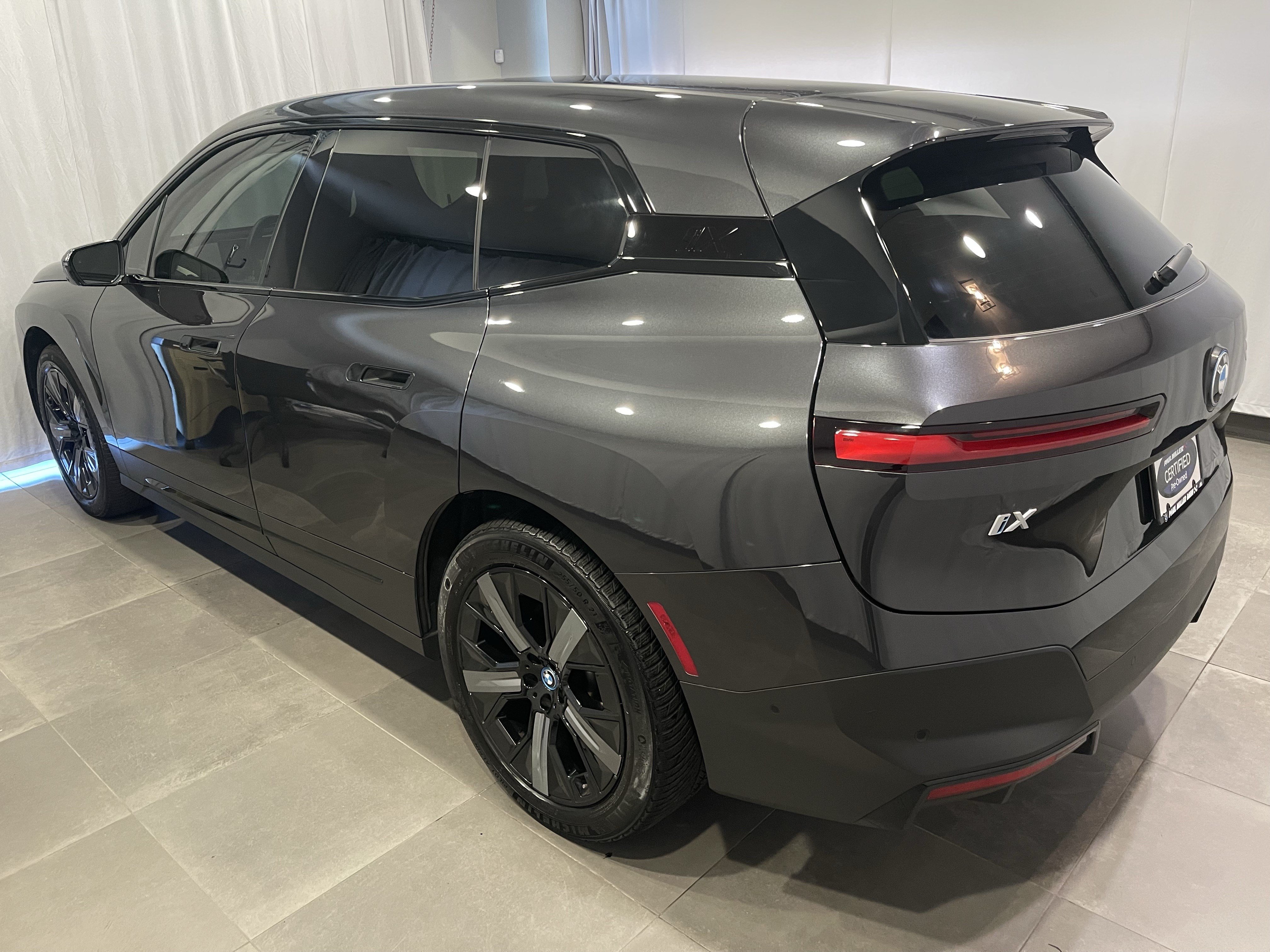 Certified 2024 BMW iX xDrive50 AWD/4WD image 4