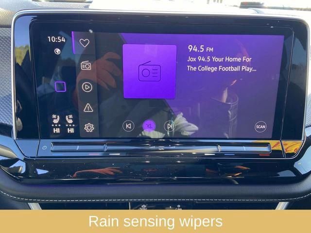 Used 2024 Volkswagen Atlas Cross Sport SEL R-Line image 32