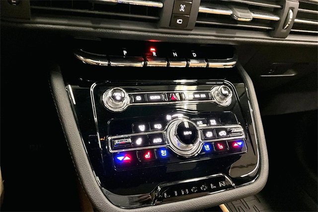 Used 2022 Lincoln Corsair Reserve w/ Luxury Package image 28