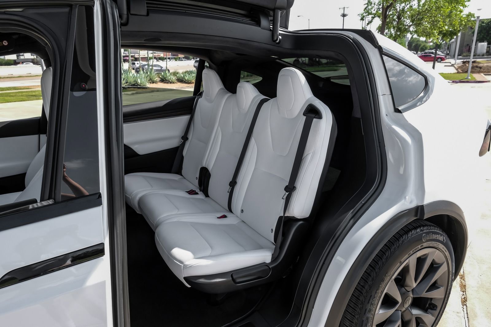 Used 2024 Tesla Model X AWD/4WD image 35