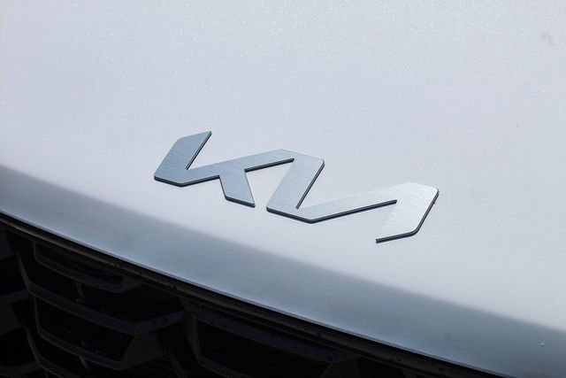 New 2024 Kia Sorento LX image 6