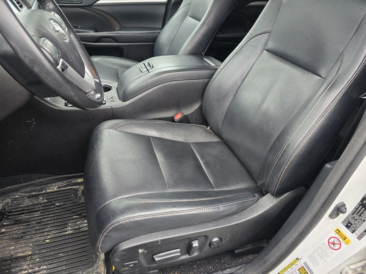 Used 2018 Toyota Highlander XLE image 14