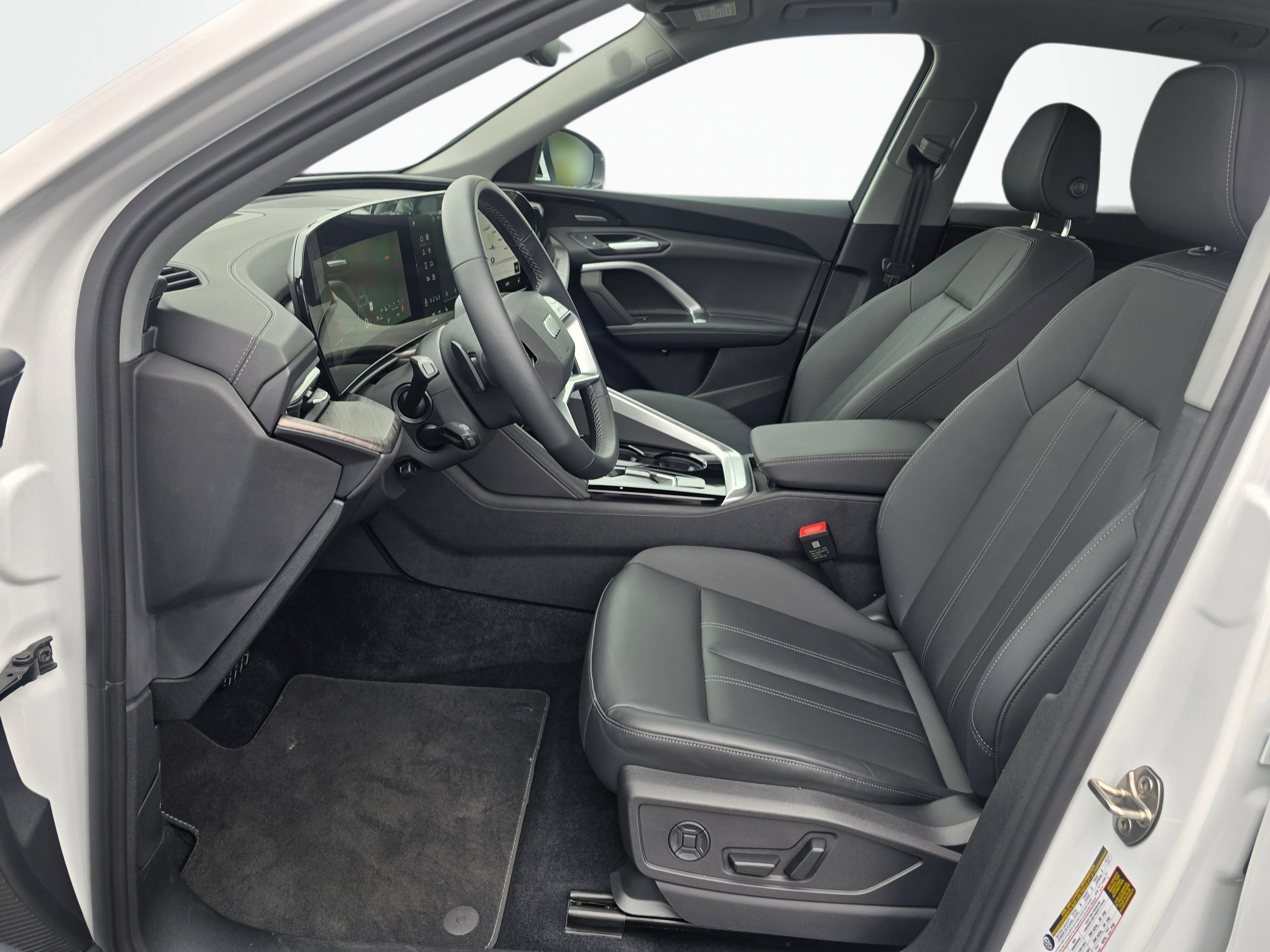 Certified 2025 Audi Q5 Premium Plus w/ Premium Plus AWD/4WD image 12