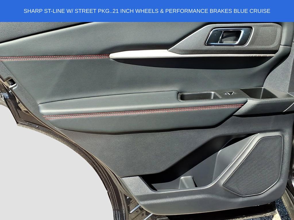 Used 2026 Ford Explorer ST-Line w/ ST-Line Street Pack AWD/4WD image 15