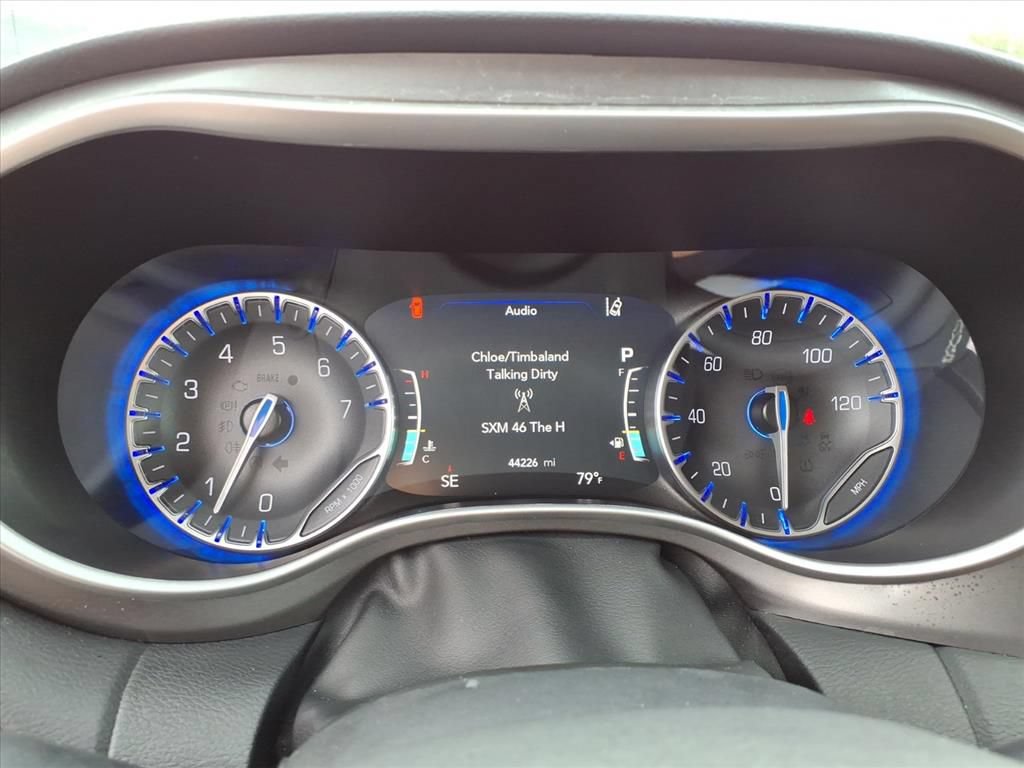 Used 2024 Chrysler Pacifica Touring-L FWD image 29