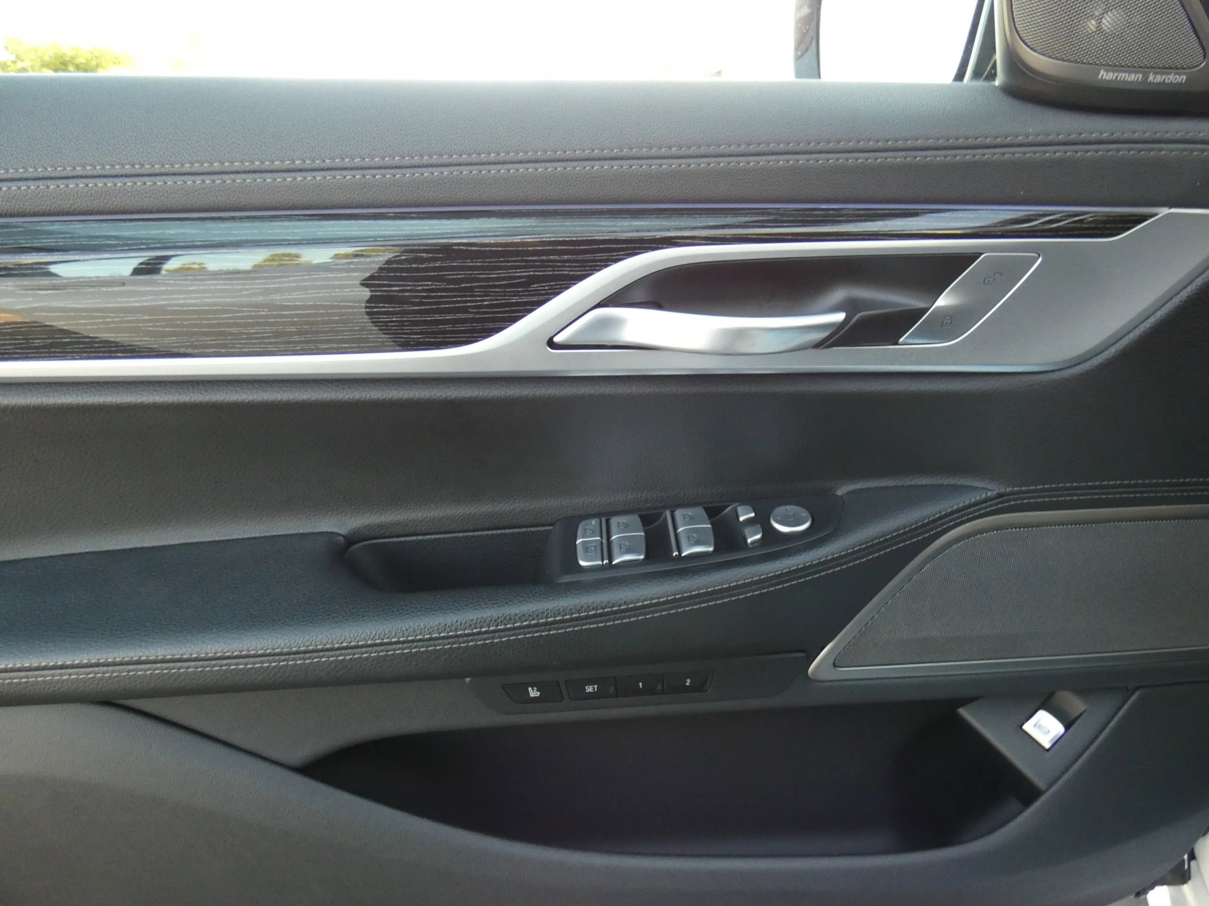 Used 2022 BMW 745e xDrive image 58