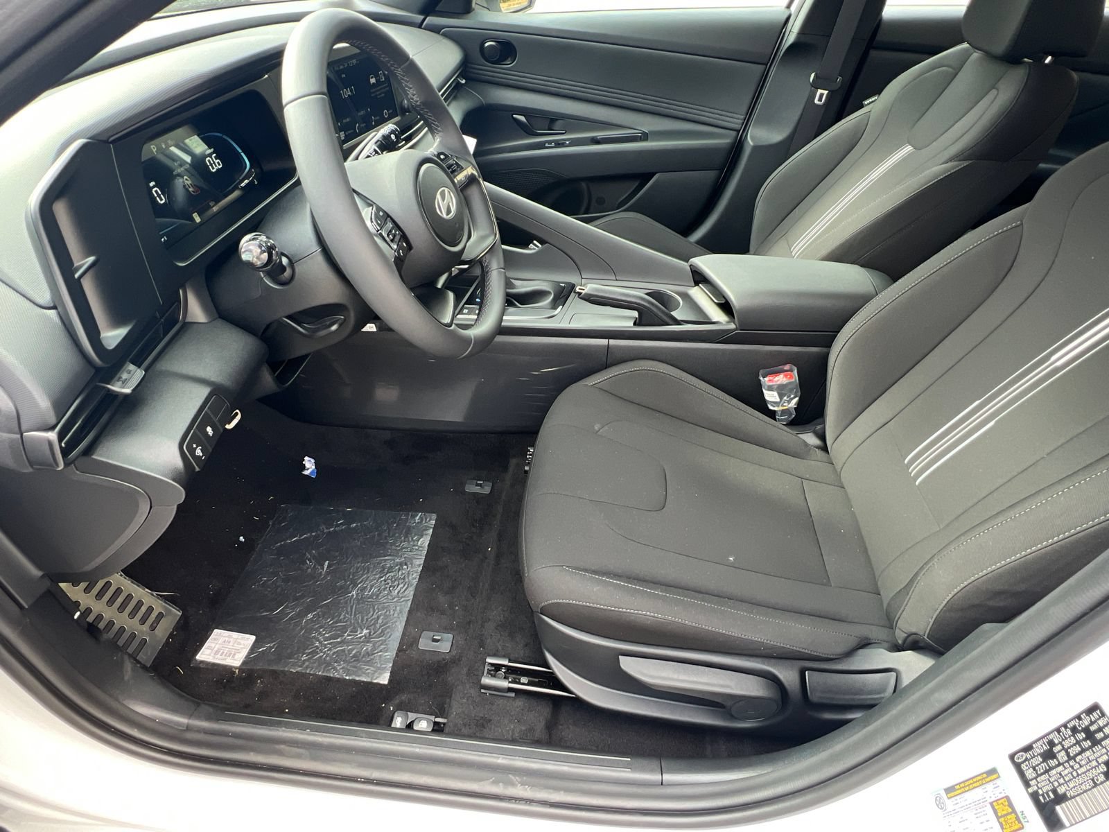 Certified 2025 Hyundai Elantra Sport FWD image 19