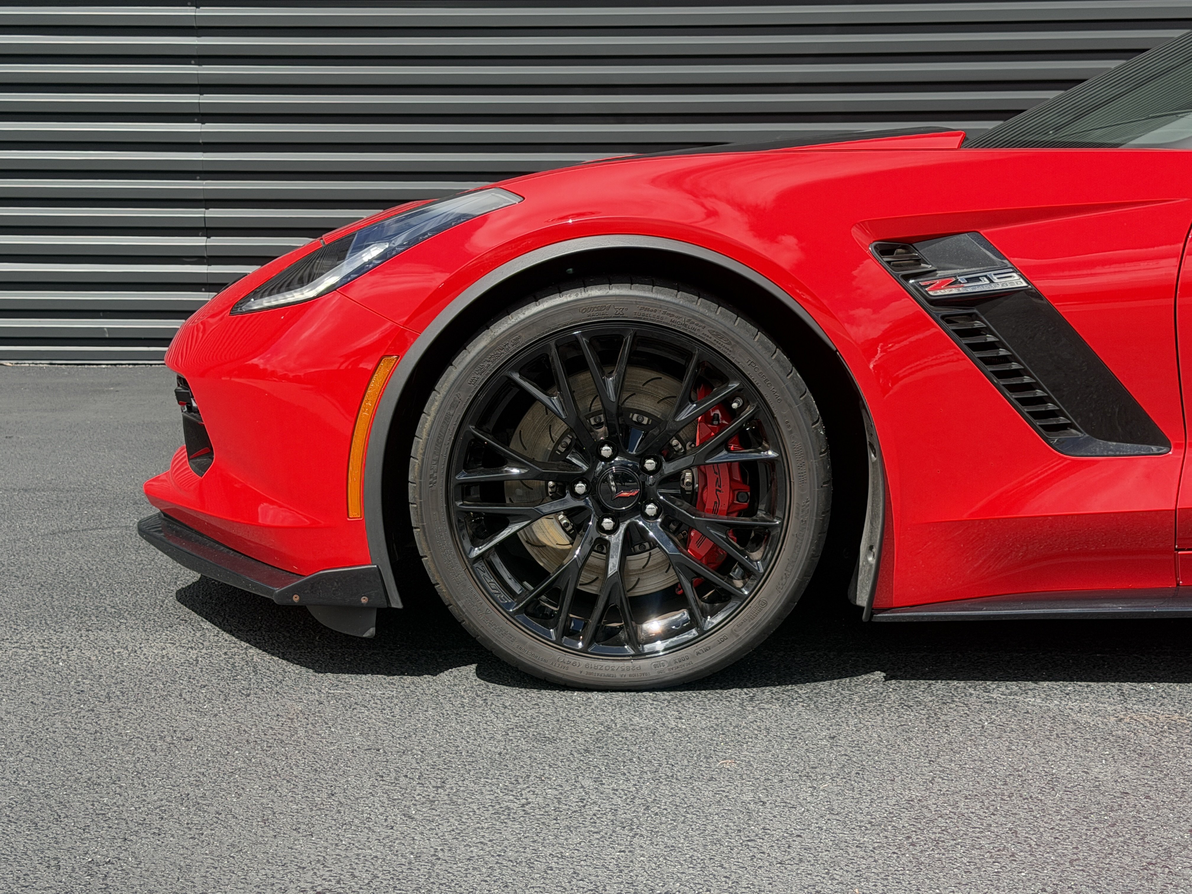 Used 2016 Chevrolet Corvette Z06 w/ 2LZ Preferred Equipment Group RWD image 23