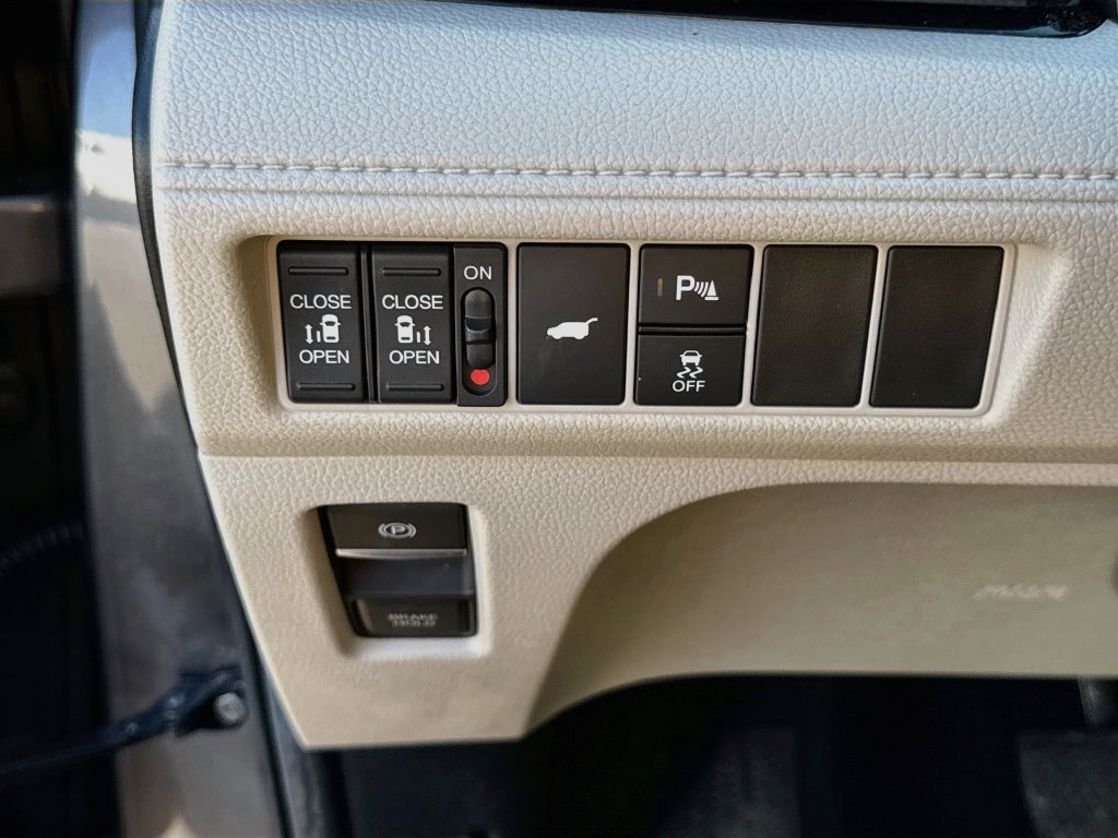 Used 2025 Honda Odyssey Elite image 14