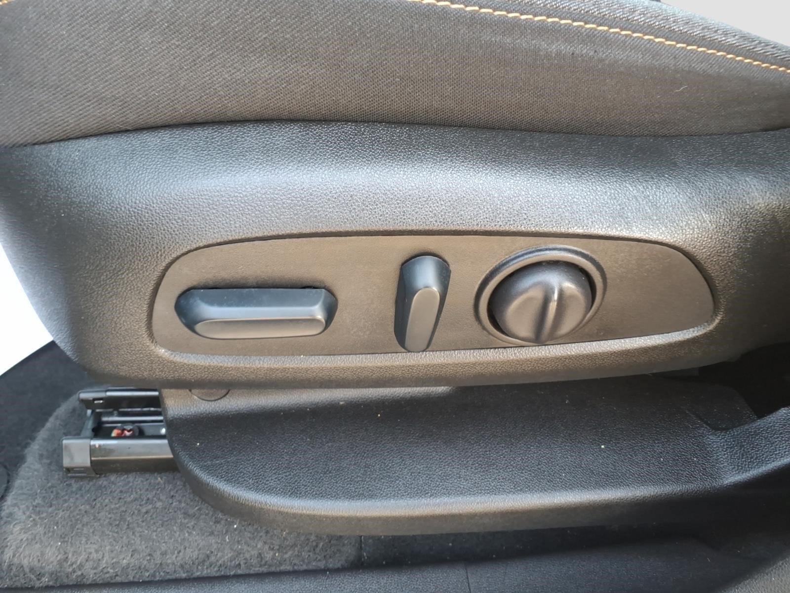 Used 2024 Chevrolet Equinox LT w/ LPO, Floor Liner Package AWD/4WD image 16