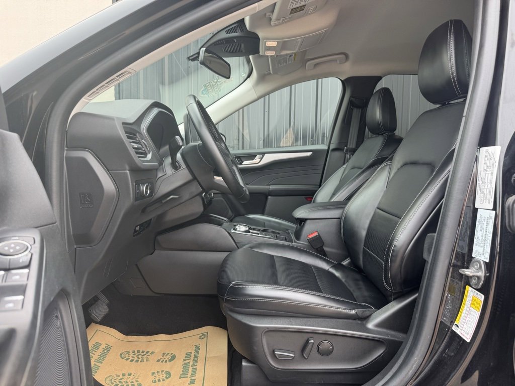 Used 2023 Ford Escape Platinum image 10