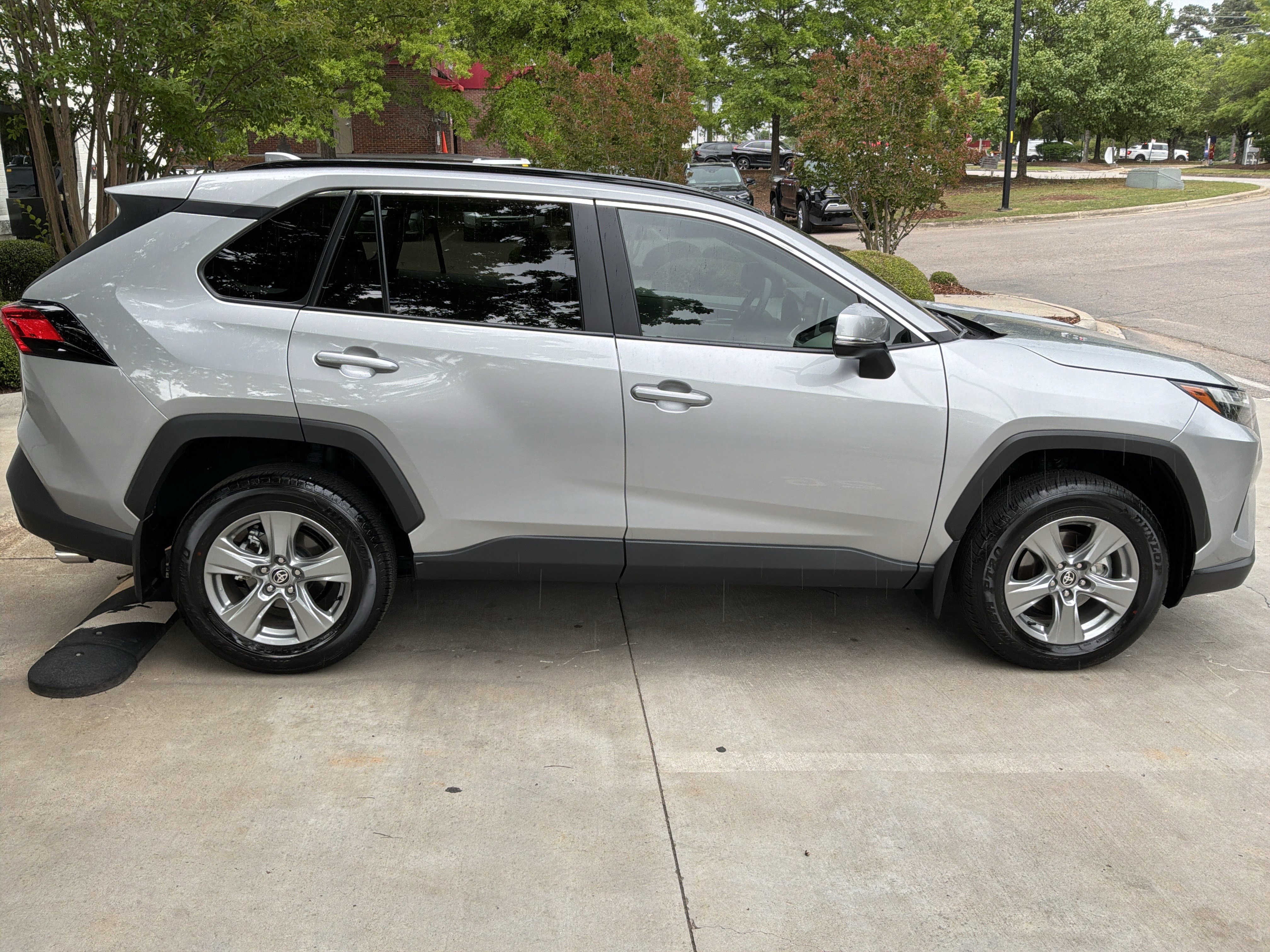 Used 2025 Toyota RAV4 XLE w/ Convenience Package FWD image 11