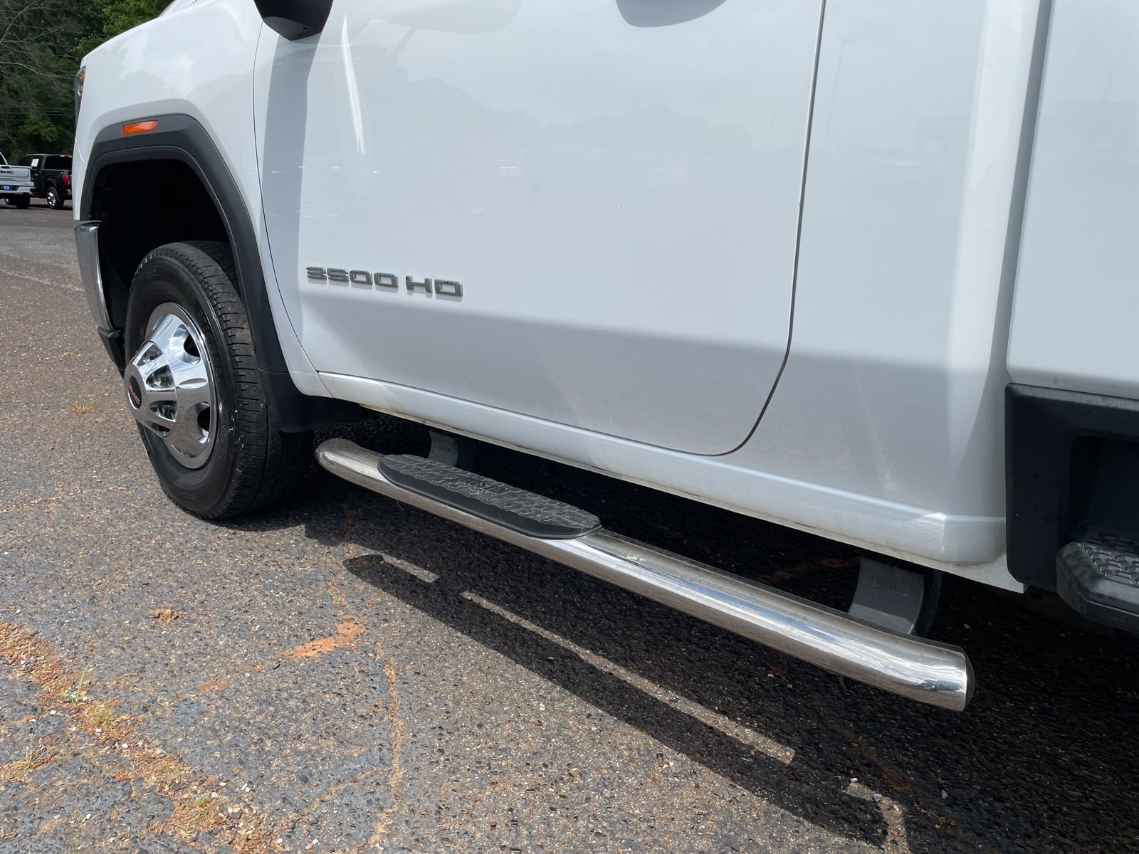 Used 2022 GMC Sierra 3500 SLE w/ SLE Convenience Package AWD/4WD image 10