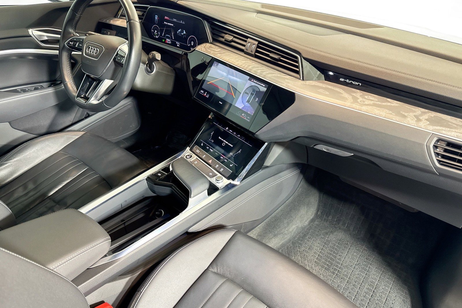 Used 2022 Audi e-tron Premium w/ Convenience Plus Package AWD/4WD image 28