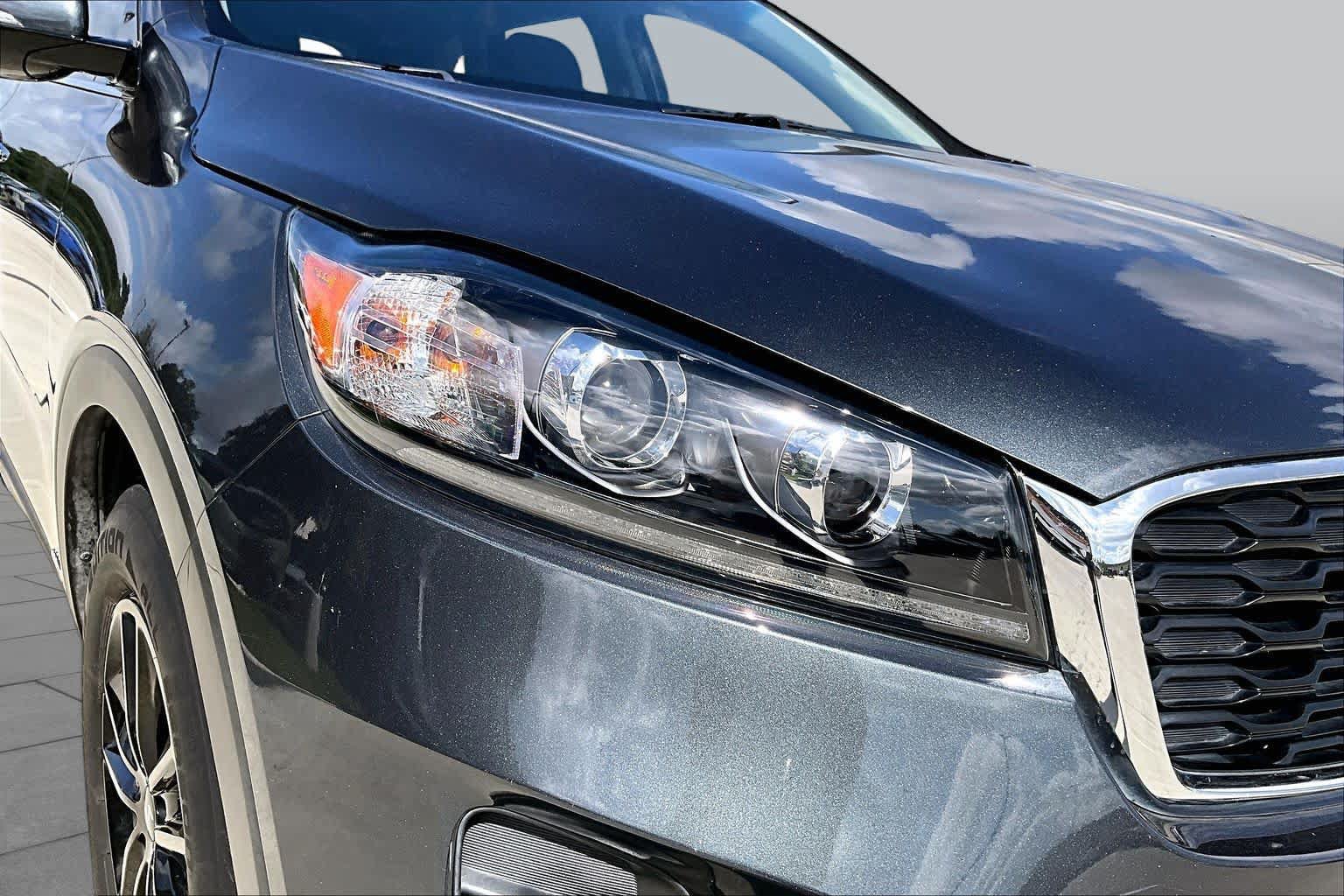 Used 2020 Kia Sorento LX AWD/4WD image 25