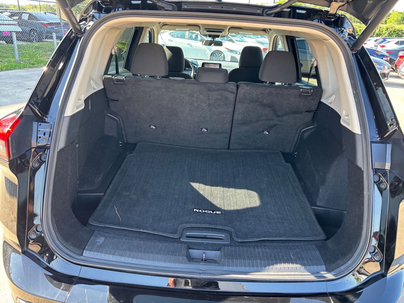 Used 2025 Nissan Rogue SV AWD/4WD image 33