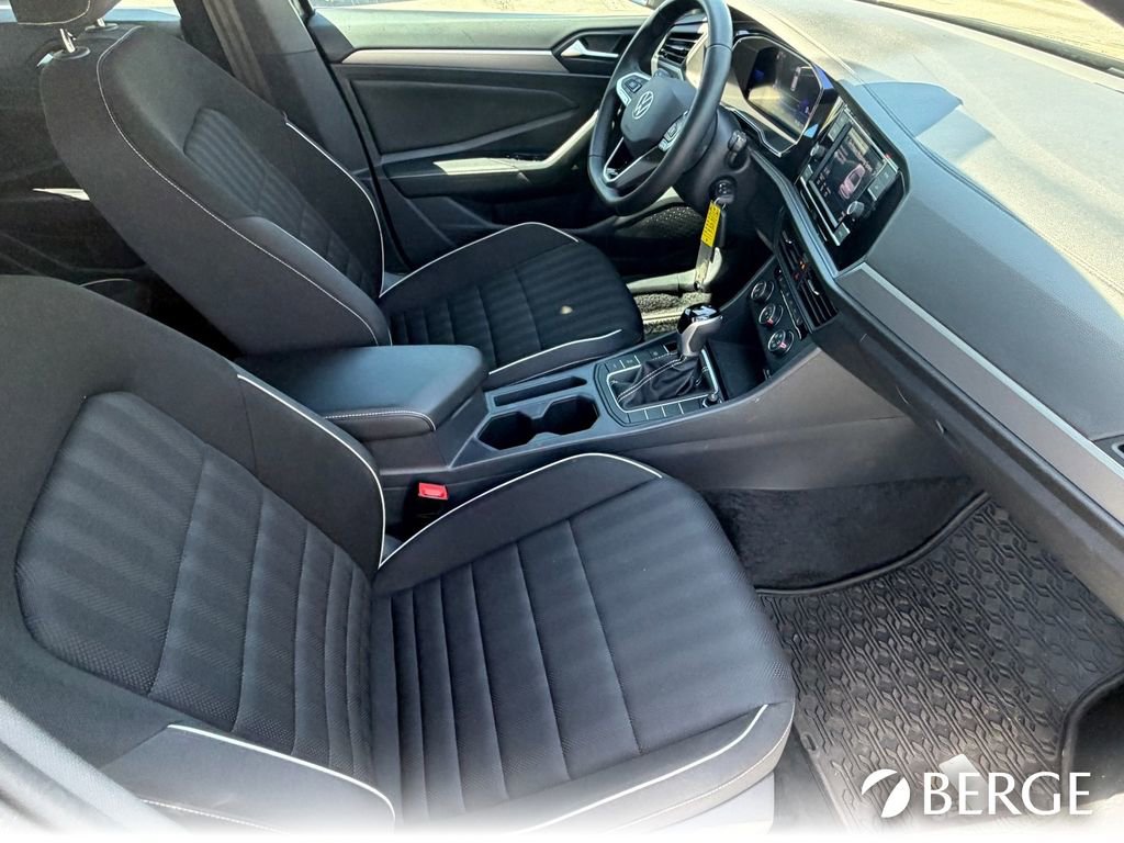 Used 2024 Volkswagen Jetta Sport image 13