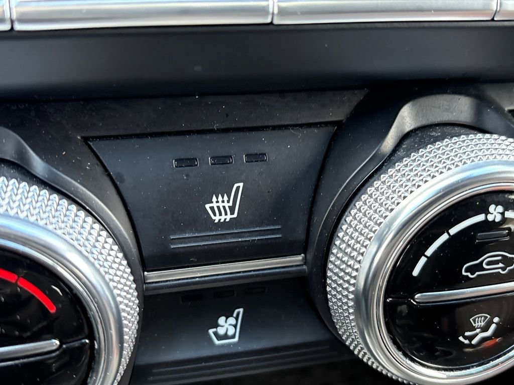 Used 2022 Genesis G70 3.3T w/ Sport Advanced Package image 19