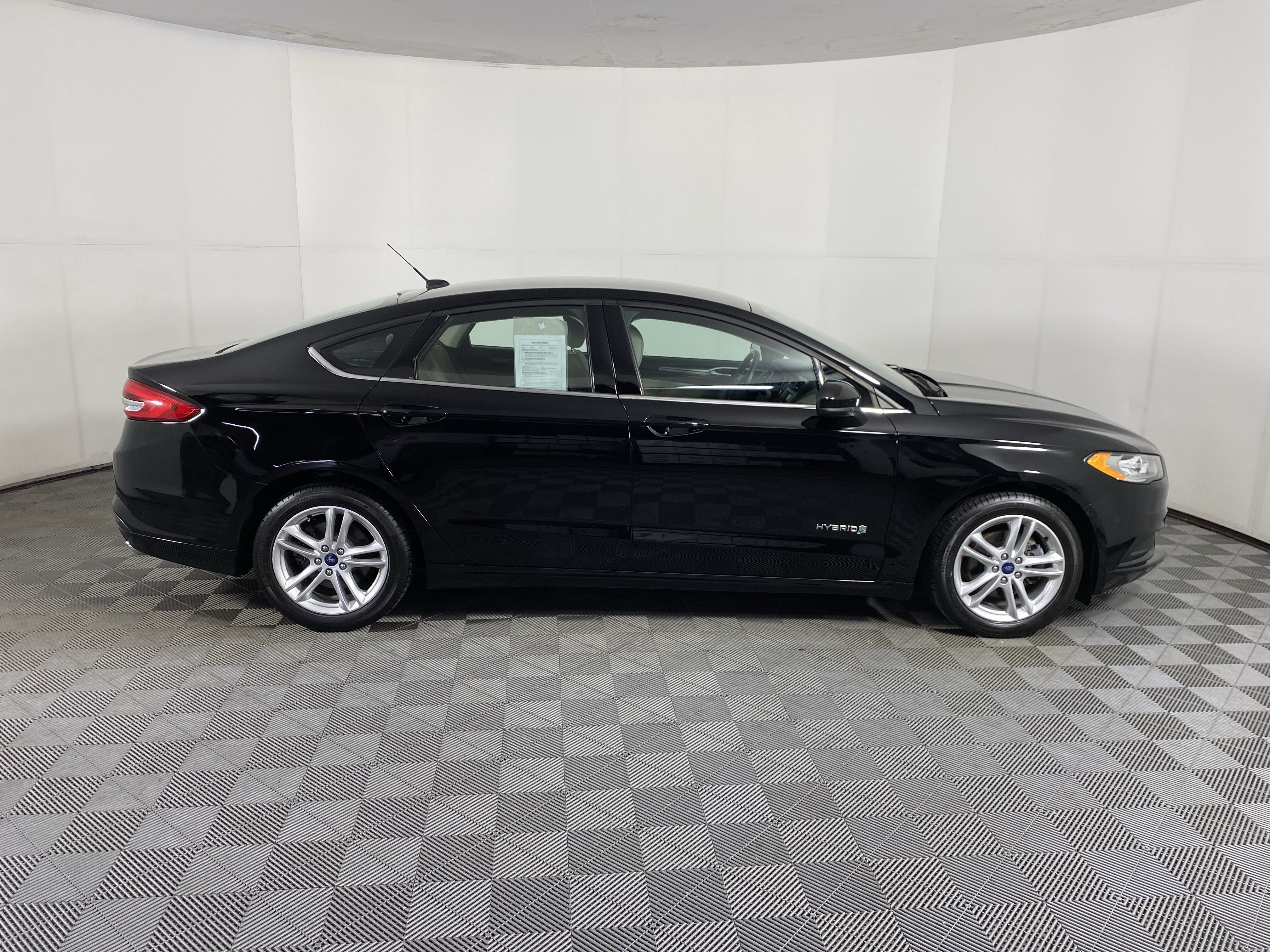 Used 2018 Ford Fusion S FWD image 2