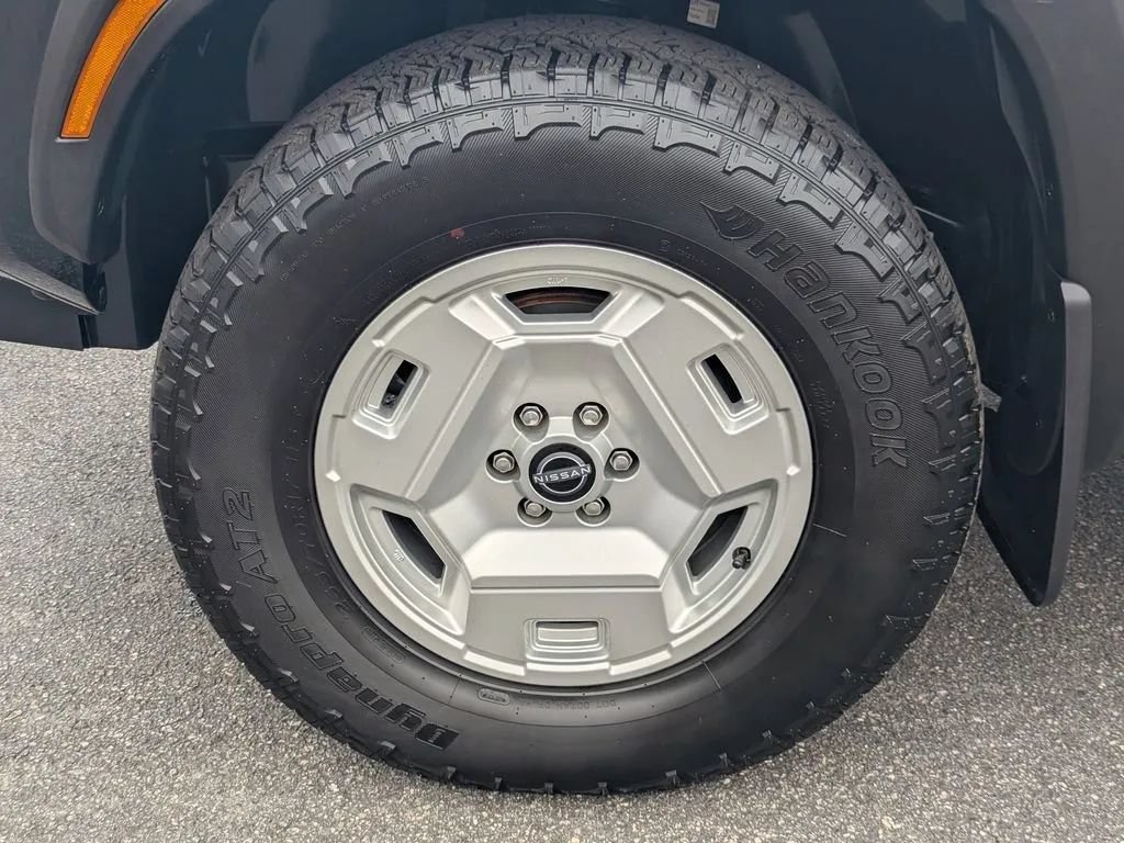 Certified 2024 Nissan Frontier SV w/ Hardbody Edition AWD/4WD image 11