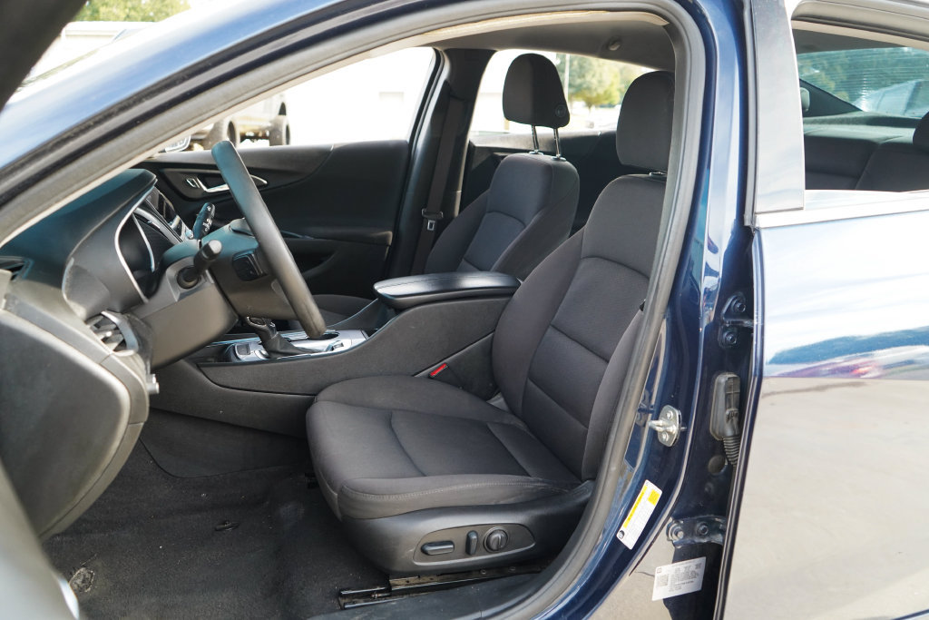 Used 2022 Chevrolet Malibu LT FWD image 7