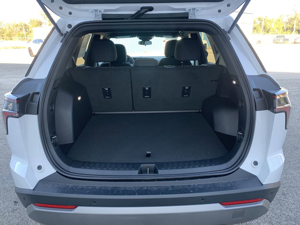 New 2026 Chevrolet Equinox LT image 12