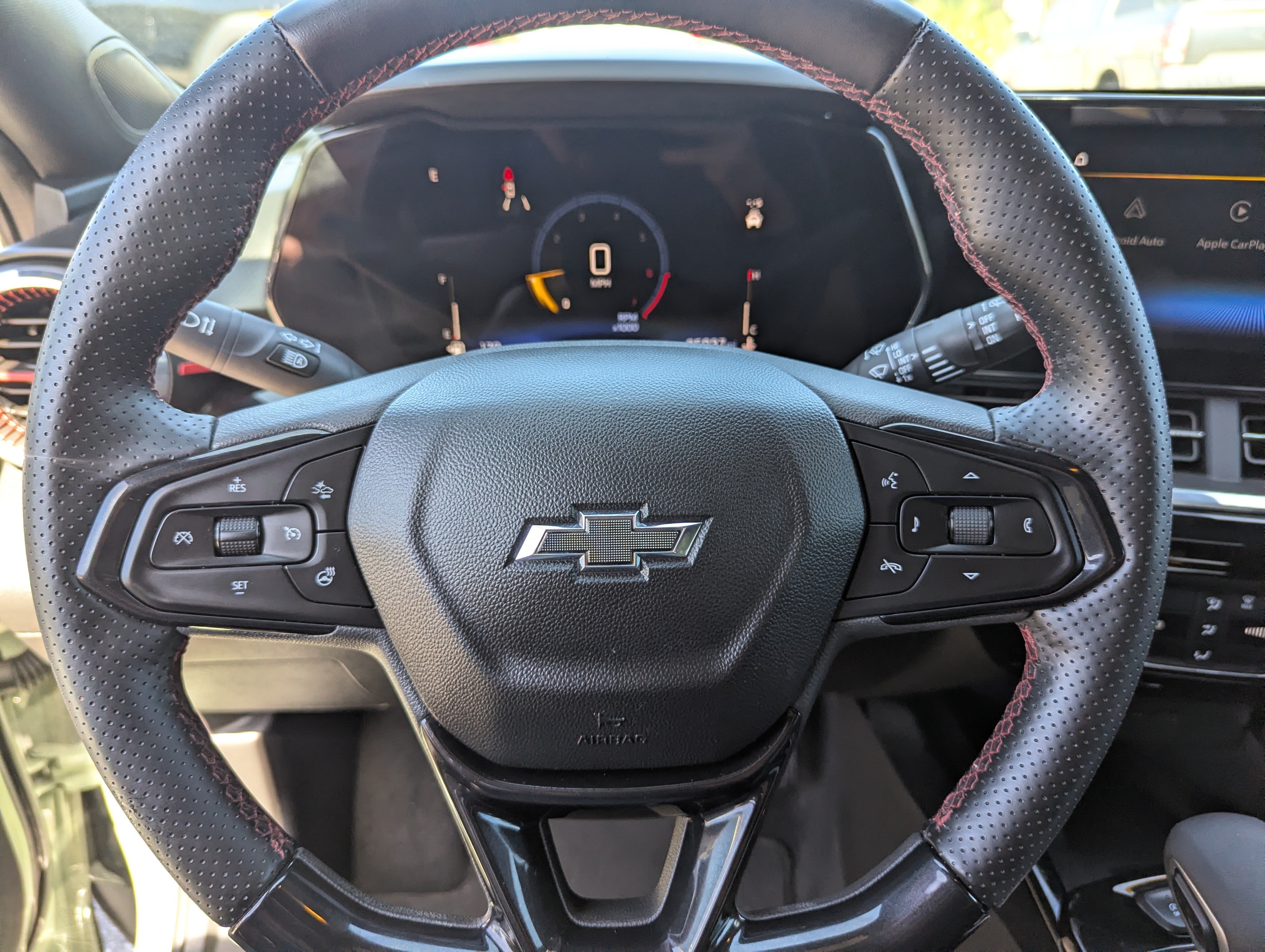 Certified 2024 Chevrolet Trax RS w/ Sunroof Package FWD image 33